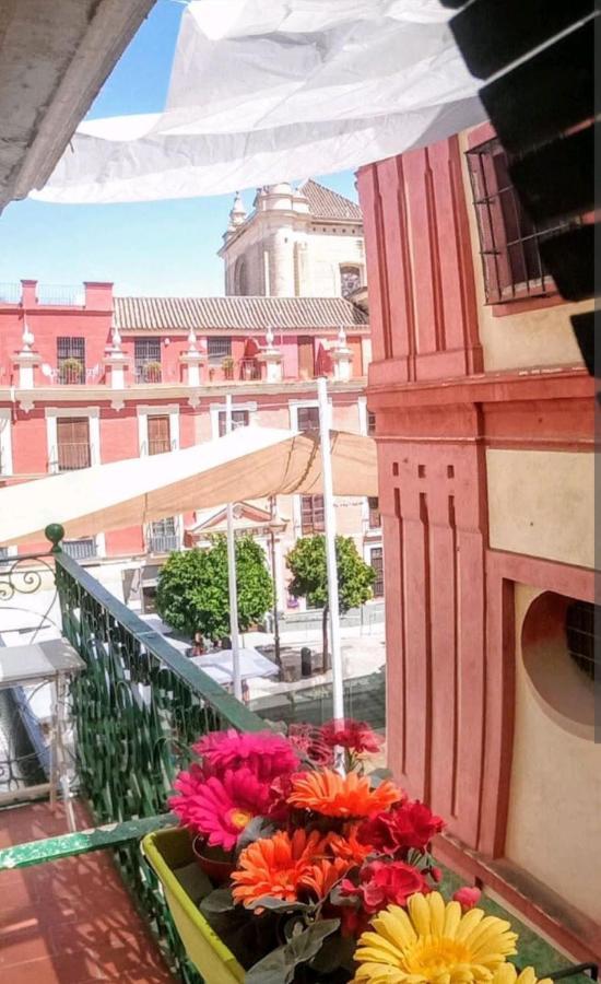 Loft In The Heart Of Seville Exterior photo